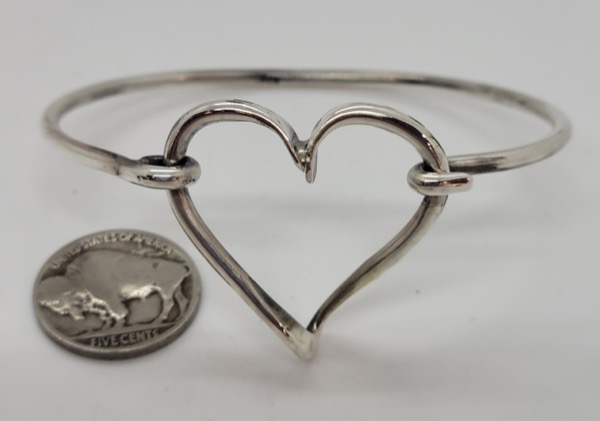 Heart Hook & Loop Bracelet (B99)